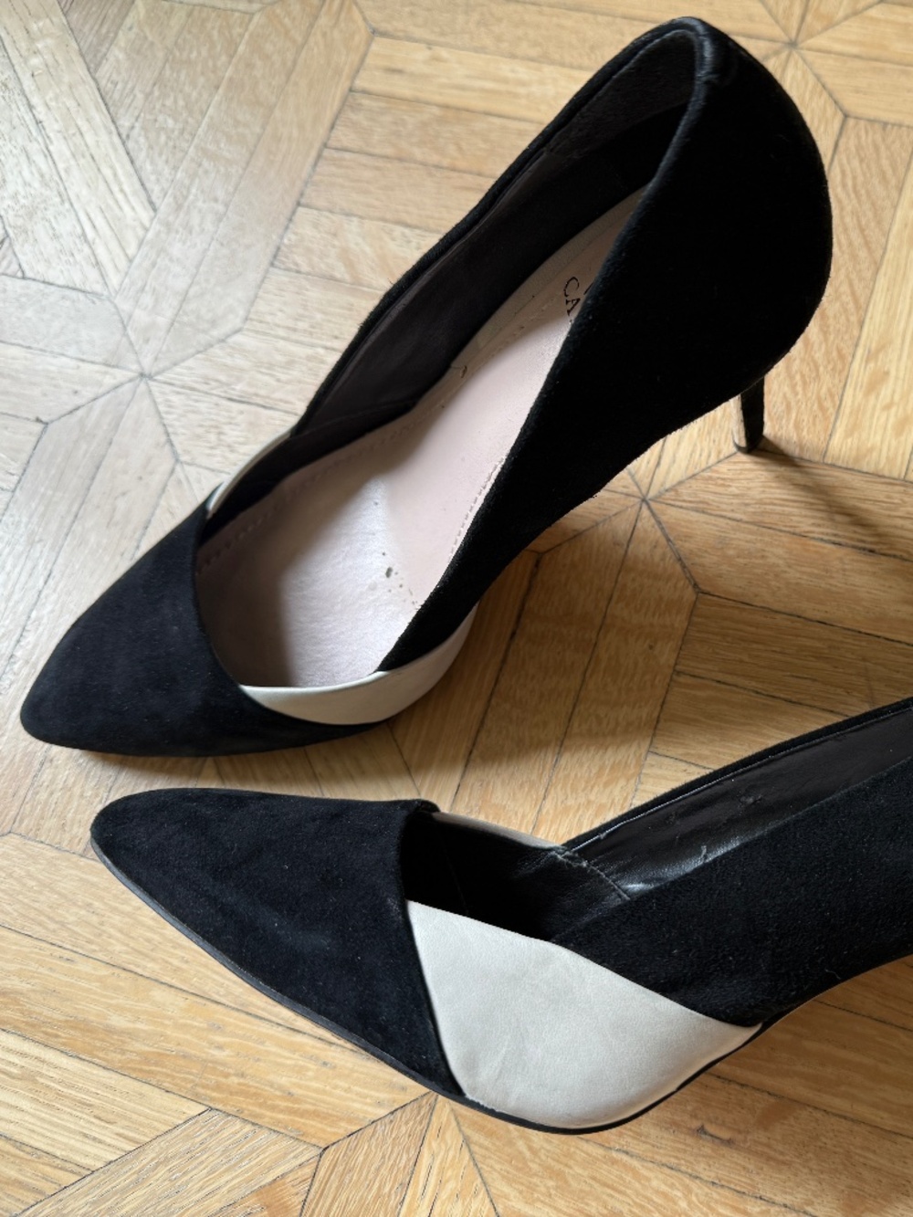 Vince Camuto Two Tone Pump - Size 8 1/2